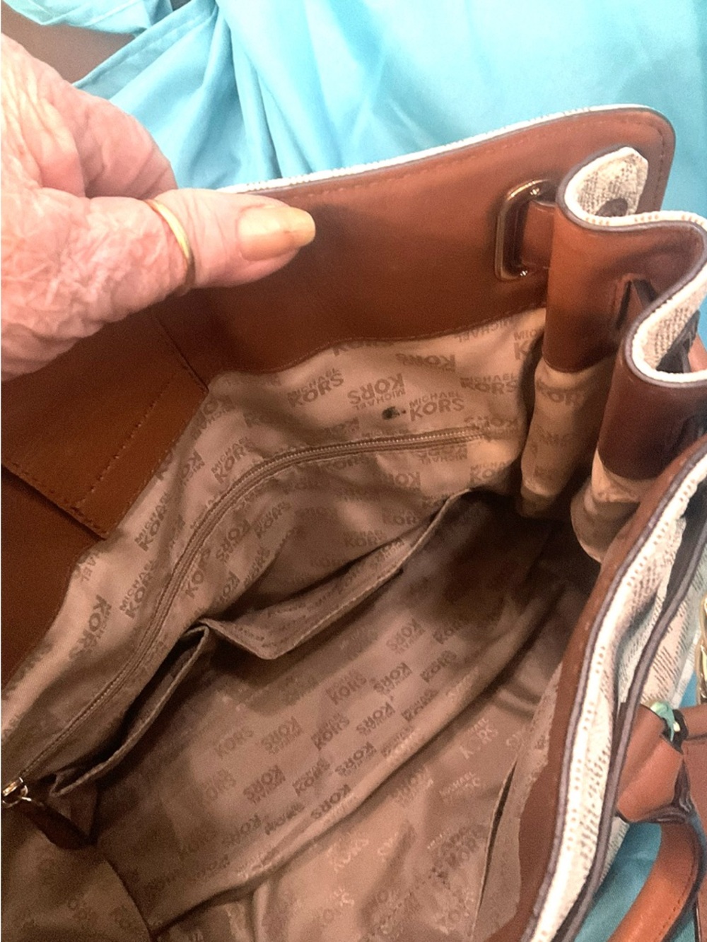 MICHAEL KORS Hamilton Large Vanilla Brown Monogram Tote/Shoulder Bag - Picture 13 of 14